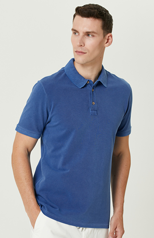 Saks T-shirt