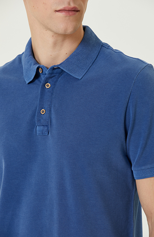 Saks T-shirt