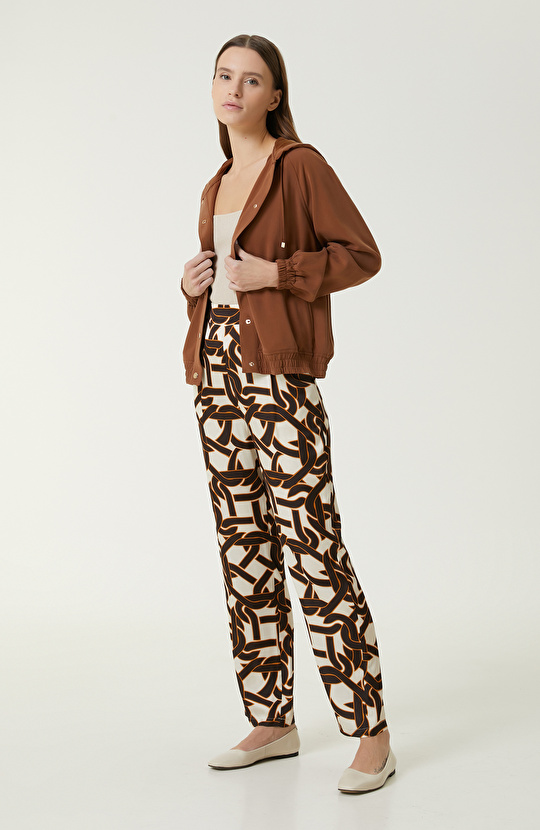 Kahverengi Kapüşonlu Mont