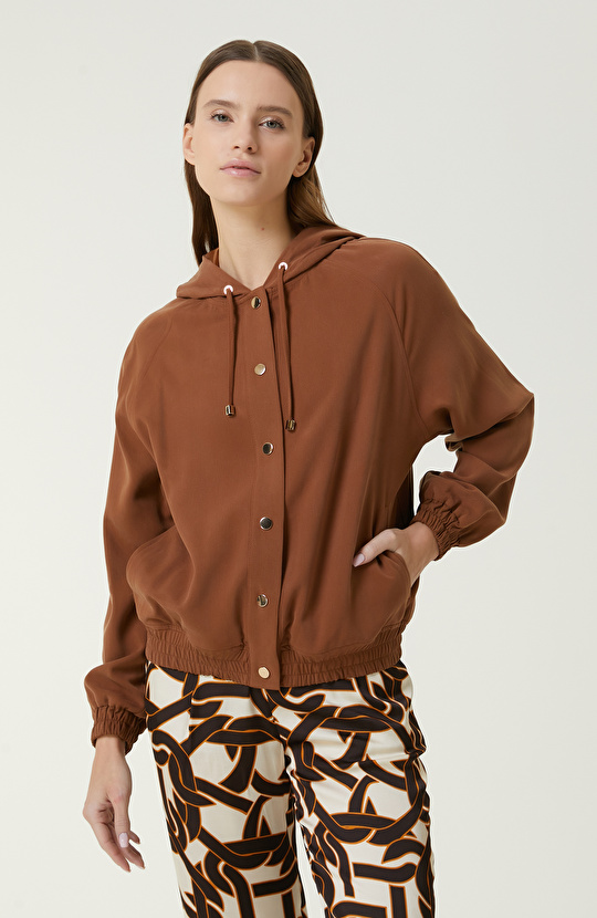 Kahverengi Kapüşonlu Mont