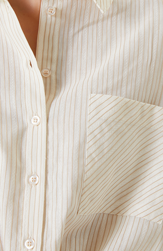 Kırık Beyaz Bej Çizgi Desenli Gömlek