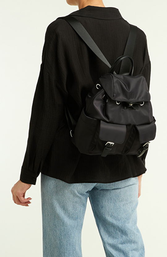 Siyah Kadın Sırt Çantası