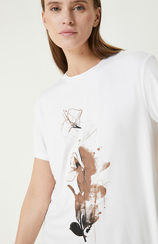 Beyaz Çiçek Baskılı T-shirt
