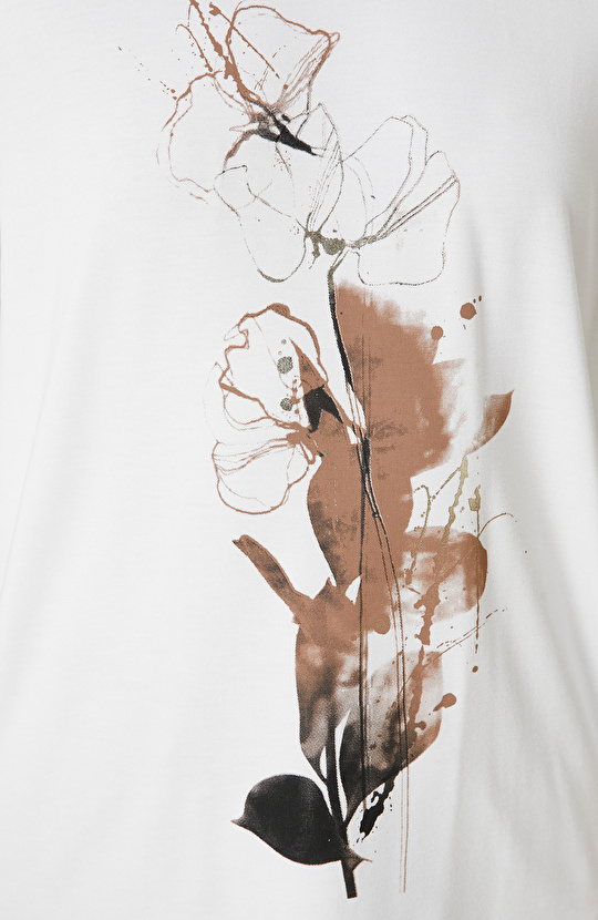 Beyaz Çiçek Baskılı T-shirt