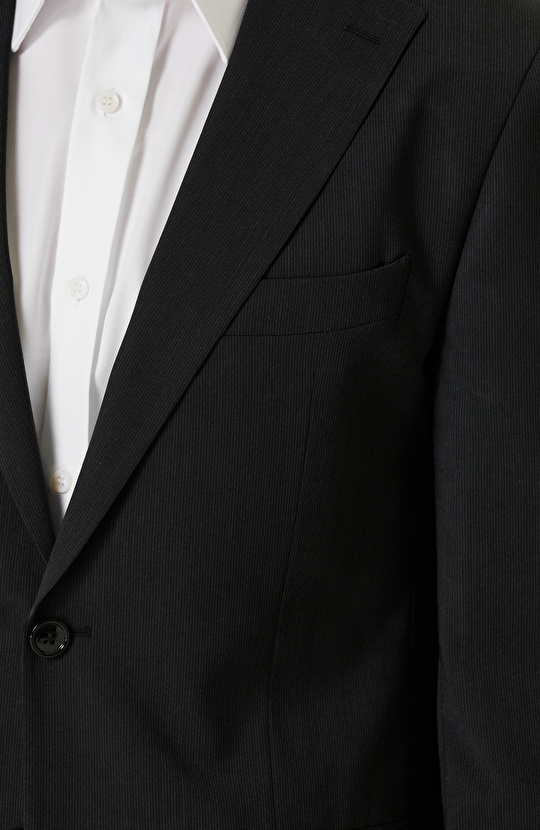 Siyah Çizgili Takım Elbise