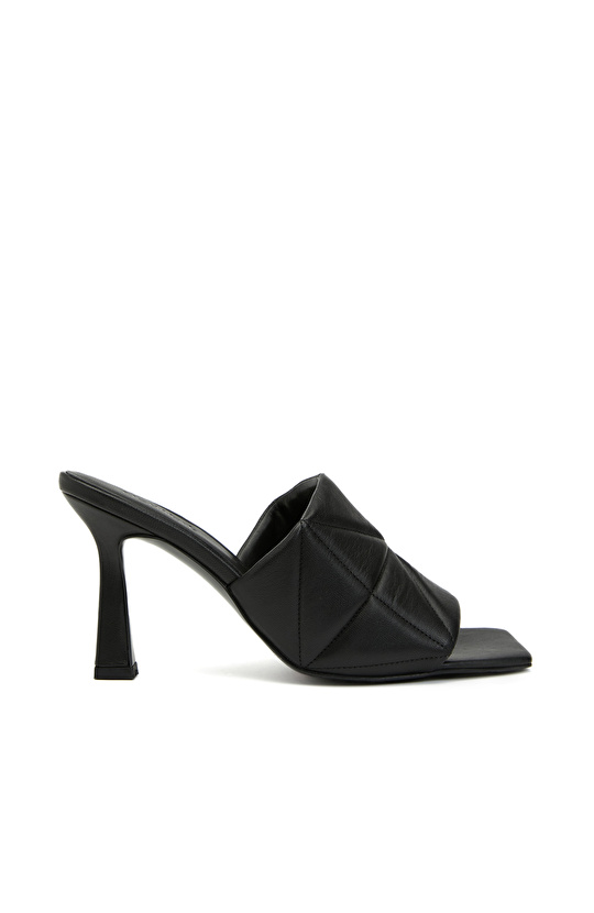 Siyah Kadın Deri Terlik