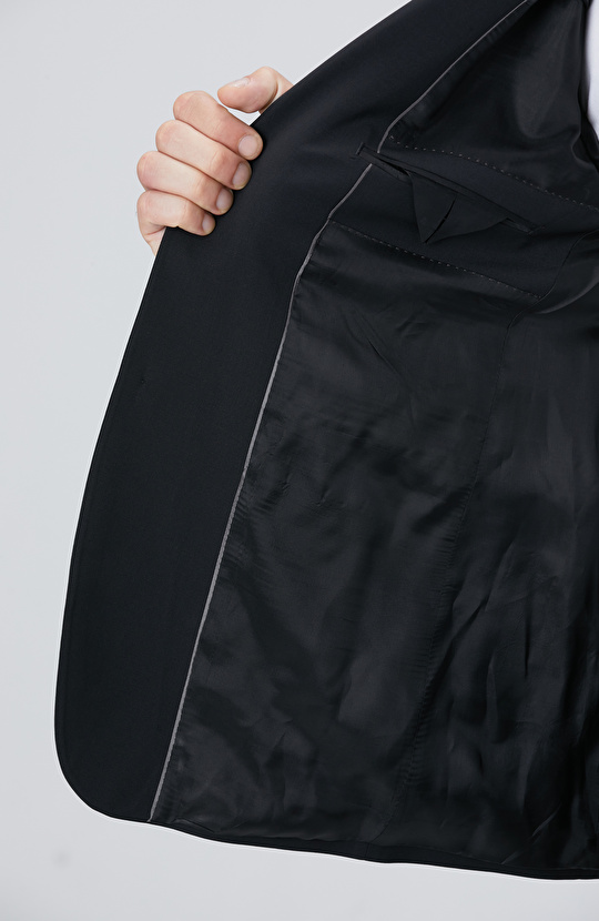 Siyah Yün Karışımlı Takım Elbise