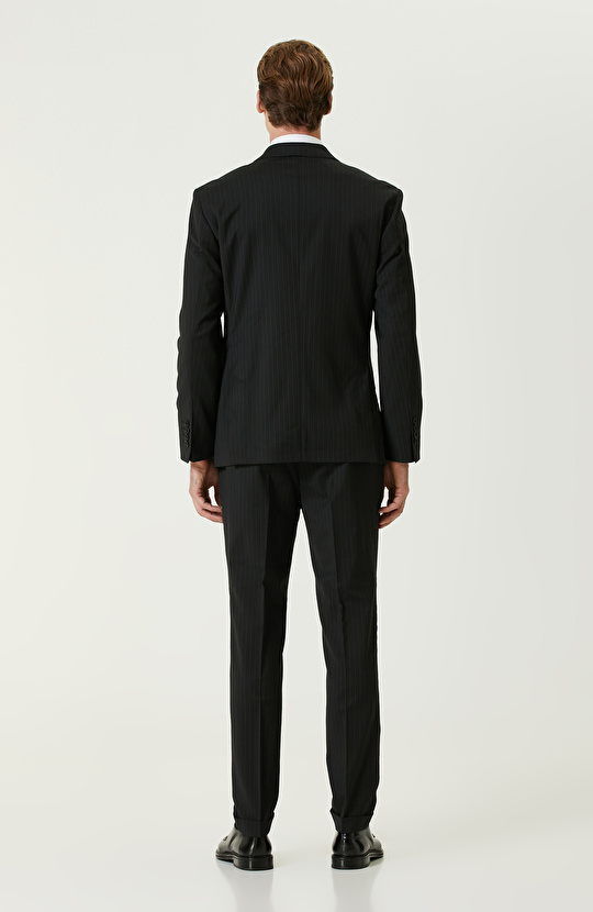 Siyah Yün Karışımlı Kruvaze Çift Yırtmaç Takım Elbise