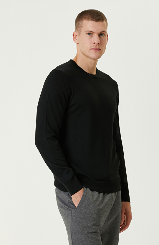 Siyah Yün Karışımlı Triko Kazak