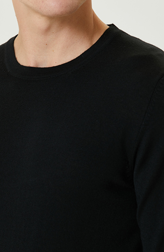 Siyah Yün Karışımlı Triko Kazak