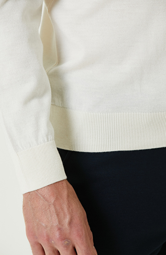 Ekru Yarım Balıkçı Yün Karışımlı Triko Kazak