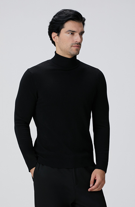 Siyah Balıkçı Yaka Triko Kazak