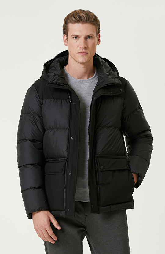 Siyah Kapitoneli Mont