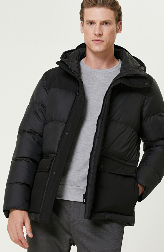 Siyah Kapitoneli Mont