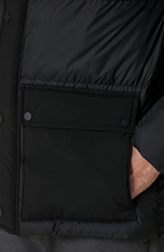 Siyah Kapitoneli Mont