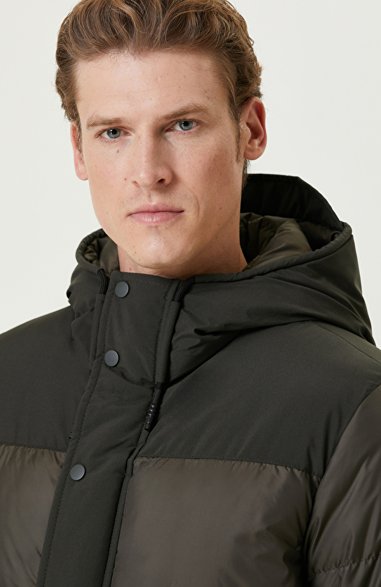 Haki Kapitoneli Mont