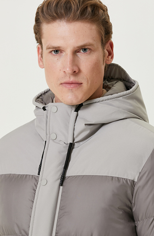 Taş Kapitoneli Mont