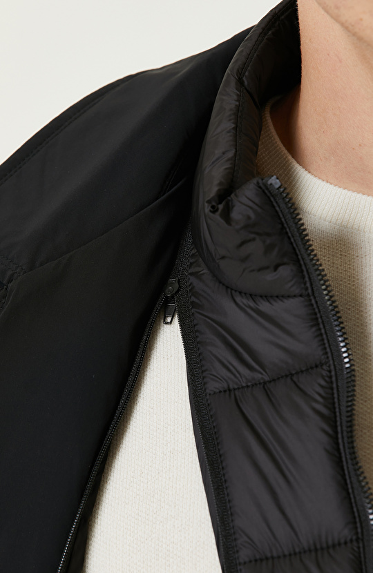 Siyah Çıkma Mostralı Puffer Coat Ceket