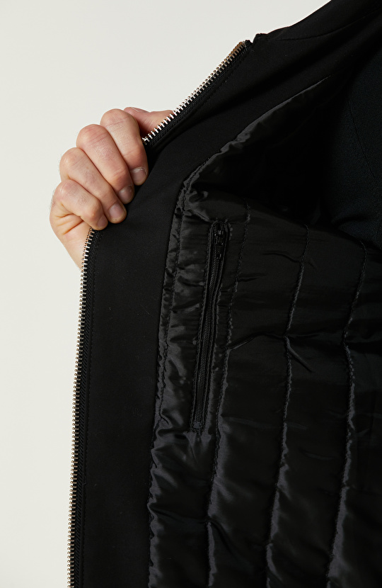 Siyah İçi Kapitoneli Mont