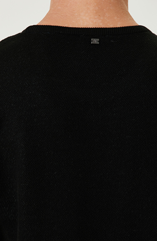 Siyah Punch Detaylı Kazak