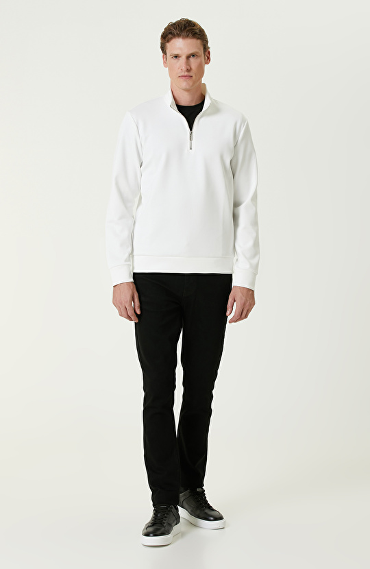 Kırık Beyaz Sweatshirt