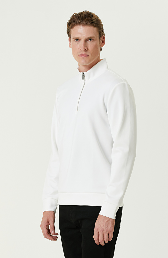 Kırık Beyaz Sweatshirt