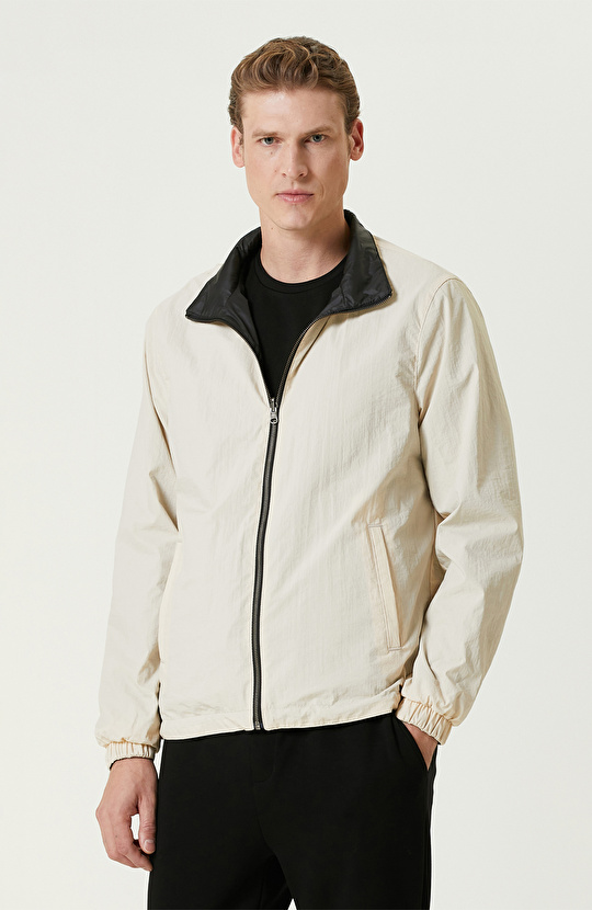 Siyah Beyaz Kapüşonlu Çift Taraflı Mont