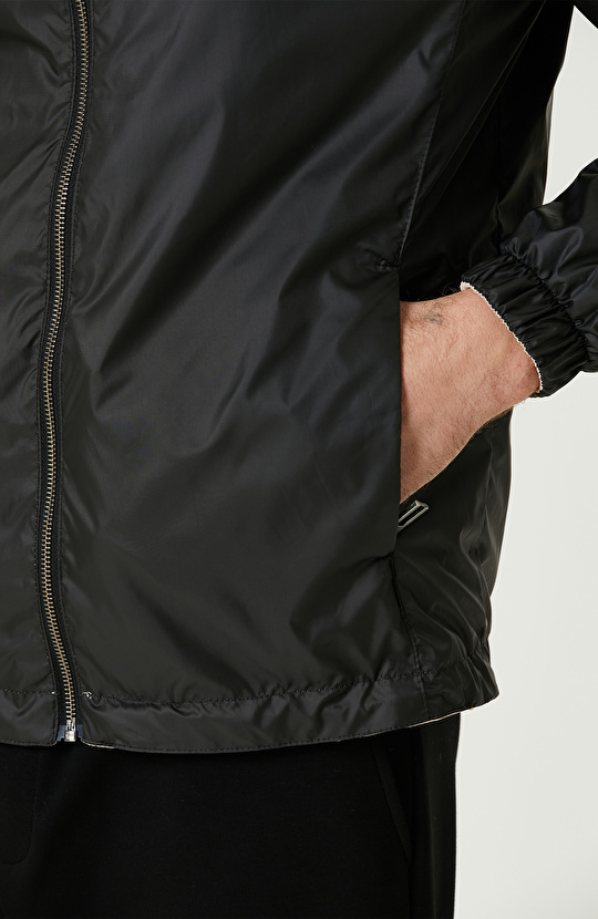 Siyah Beyaz Kapüşonlu Çift Taraflı Mont