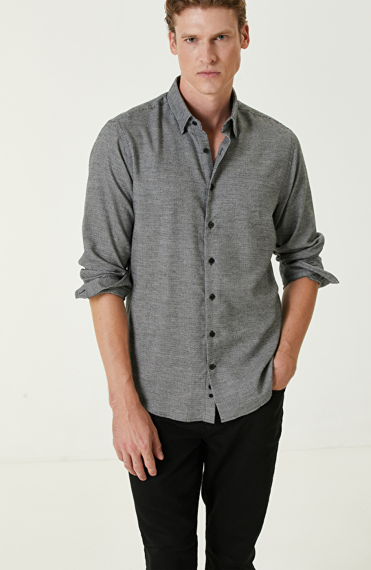 Siyah Kazayağı Desenli Gömlek