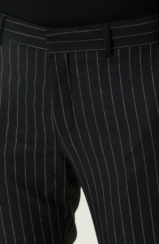 Siyah Yün Karışımlı Çift Yırtmaç Takım Elbise