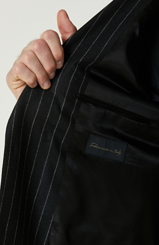 Siyah Yün Karışımlı Çift Yırtmaç Takım Elbise