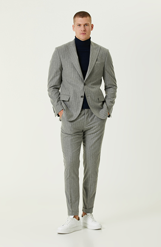 Gri Yün Karışımlı Çift Yırtmaç Takım Elbise