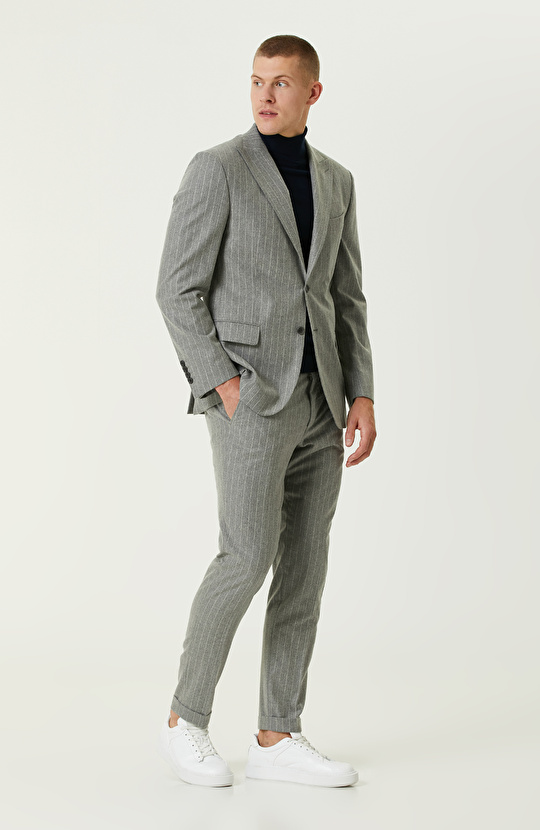 Gri Yün Karışımlı Çift Yırtmaç Takım Elbise