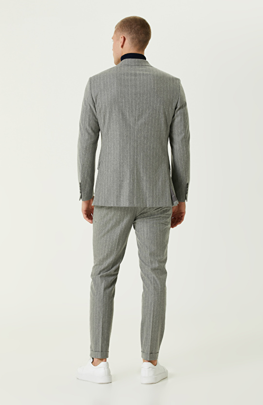 Gri Yün Karışımlı Çift Yırtmaç Takım Elbise