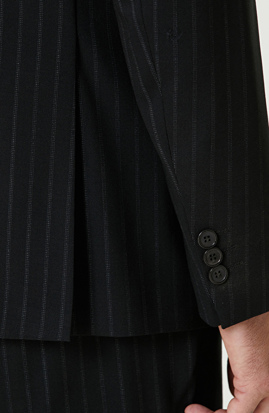 Siyah Yün Karışımlı Çift Yırtmaç Takım Elbise