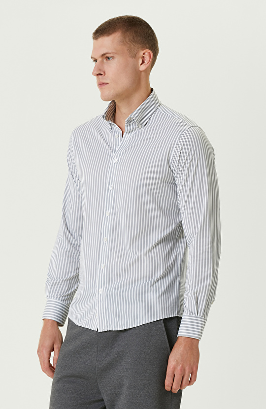 Siyah Beyaz Çizgili Gömlek