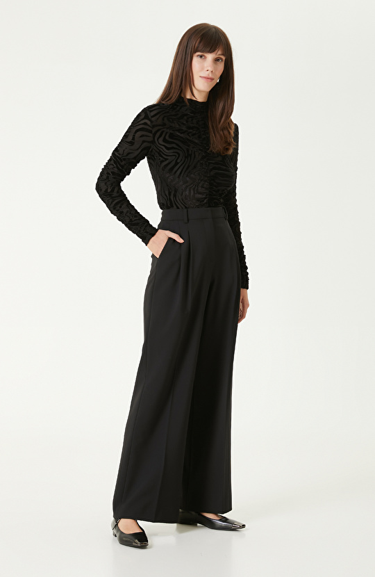 Siyah Baskılı Örme Bluz