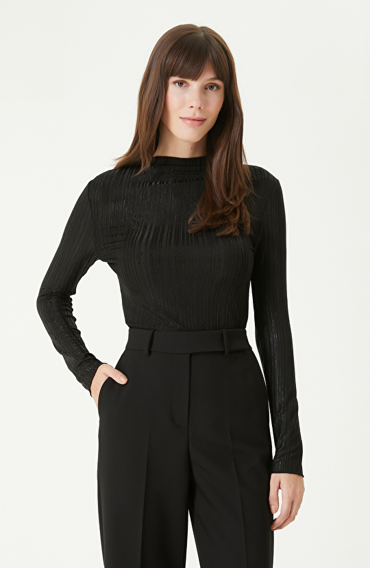 Siyah Dik Yaka Örme Bluz