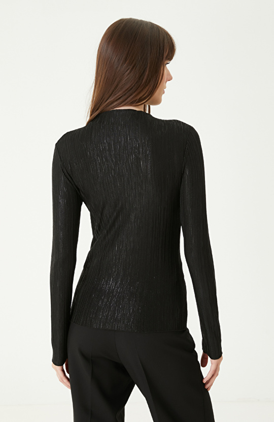 Siyah Dik Yaka Örme Bluz