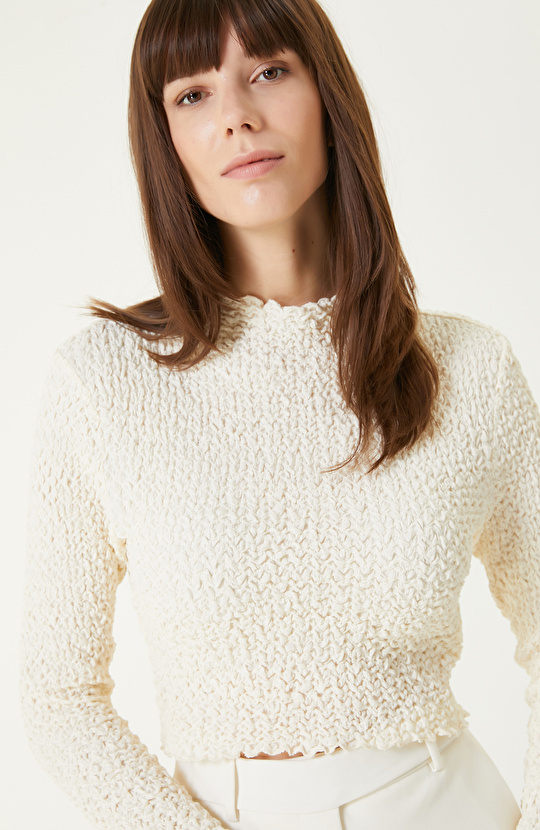 Kırık Beyaz Crop Örme Bluz