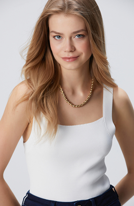 Kırık Beyaz Triko Atlet