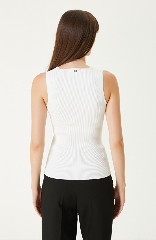 Ekru V Yaka Kolsuz Basıc Triko