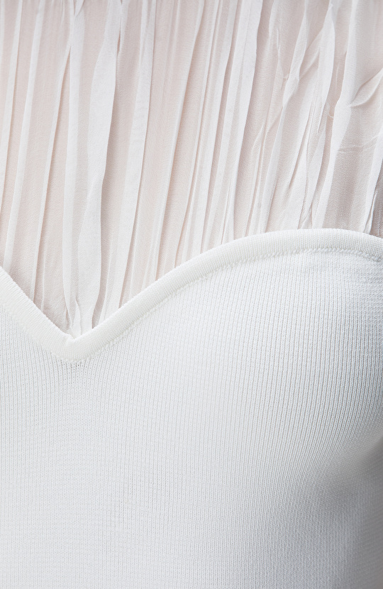 Ekru Tül Detaylı Triko