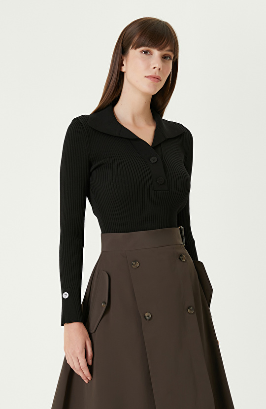 Siyah Düğme Detaylı Triko Kazak