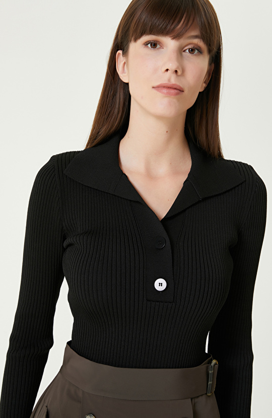 Siyah Düğme Detaylı Triko Kazak