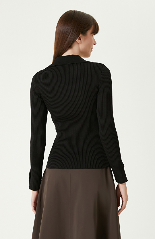 Siyah Düğme Detaylı Triko Kazak