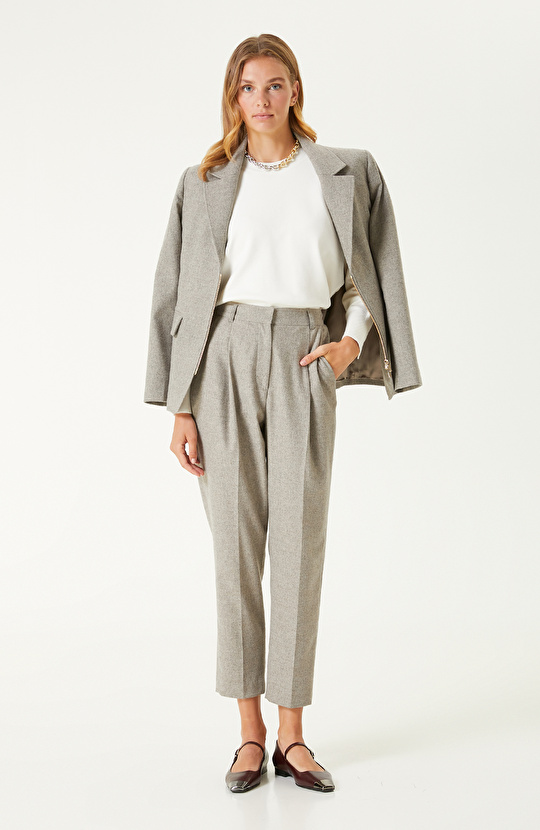 Kırık Beyaz Düğme Detaylı Basıc Triko Kazak