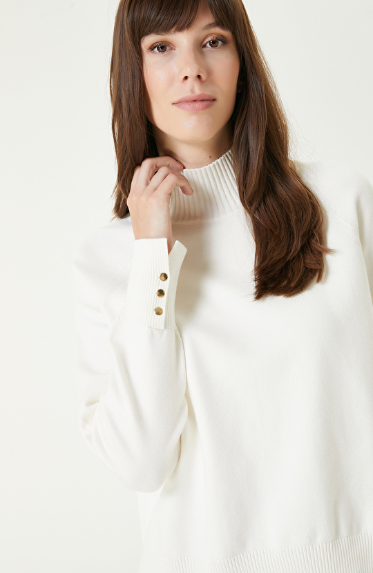 Kırık Beyaz Düğme Detaylı Balıkçı Yaka Basıc Triko Kazak