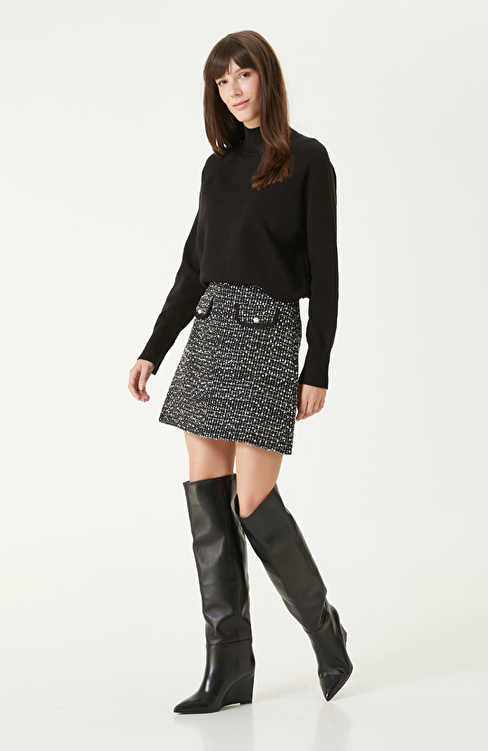 Siyah Düğme Detaylı Balıkçı Yaka Basıc Triko Kazak