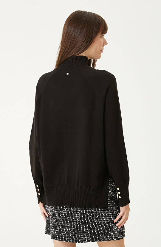 Siyah Düğme Detaylı Balıkçı Yaka Basıc Triko Kazak